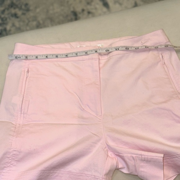 Nike Women’s Dri Fit Golf Shorts - Picture 4 of 8